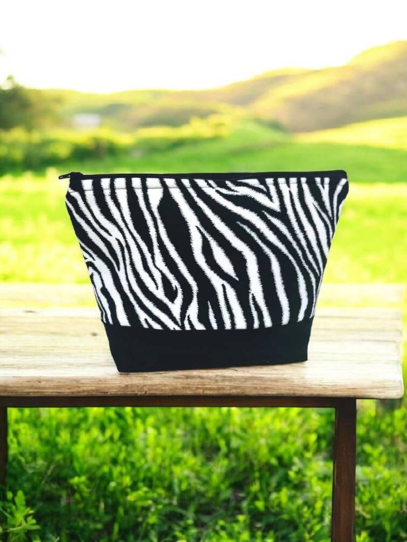 Kosmetiktasche - Schminktasche Mit Reißverschluss in Zebra Tier Print Tasche Kosmetiktasche - Schminktasche Mit Reißverschluss in Zebra Tier Print Tasche von SewUsefulStudios