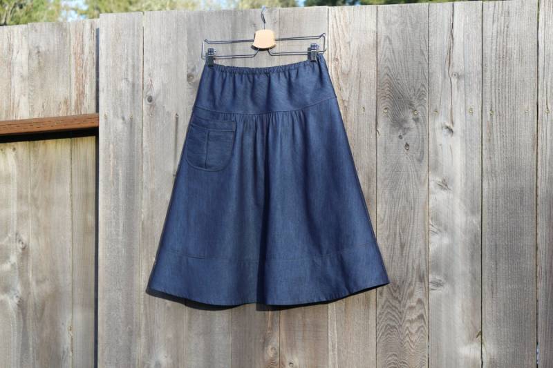 Chambray A-Linien-Rock Mit Tasche - Individuell Einstellbare Länge Chambray A-Linien-Rock Mit Tasche - Individuell Einstellbare Länge von SewingBySelena