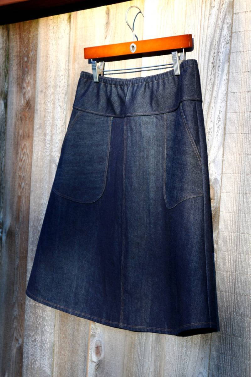Dunkler Denim A-Line Rock, Länge Nach Wunsch, Schürzentaschen Dunkler Denim A-Line Rock, Länge Nach Wunsch, Schürzentaschen von SewingBySelena