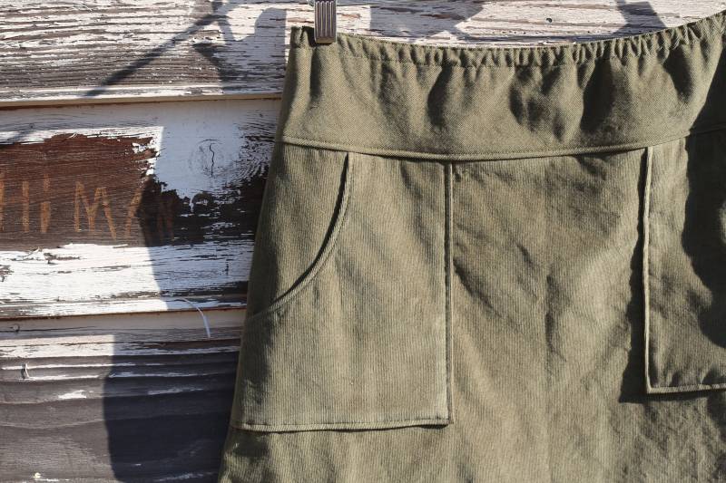 Olivgrüner Cord A-Linien Rock Leichter Hüftrock Mit Taschen Olivgrüner Cord A-Linien Rock Leichter Hüftrock Mit Taschen von SewingBySelena