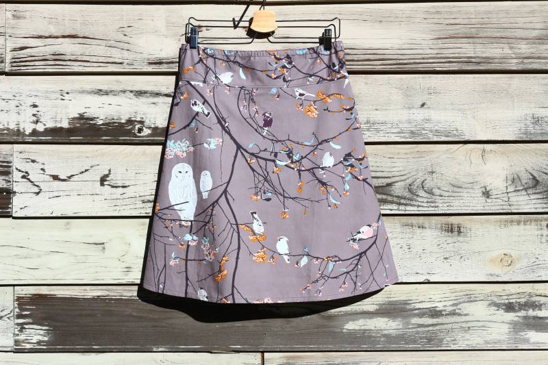 Vogel Winter A-Linie Rock Art Gallery Fabric, Maßanfertigung Vogel Winter A-Linie Rock Art Gallery Fabric, Maßanfertigung von SewingBySelena