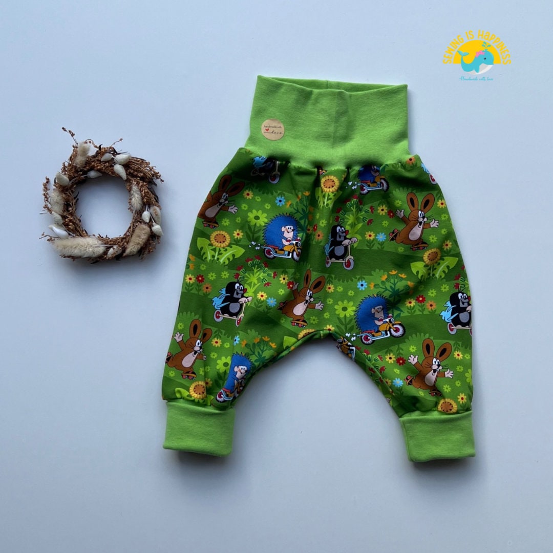 Der Kleine Maulwurf Pumphose Für Babies Kinder in Grün Aus Baumwolljersey Ab Gr. 50 Bis 104 | Unisex Pauli Der Der Kleine Maulwurf Pumphose Für Babies Kinder in Grün Aus Baumwolljersey Ab Gr. 50 Bis 104 | Unisex Pauli Der von SewingIsHappinessDE