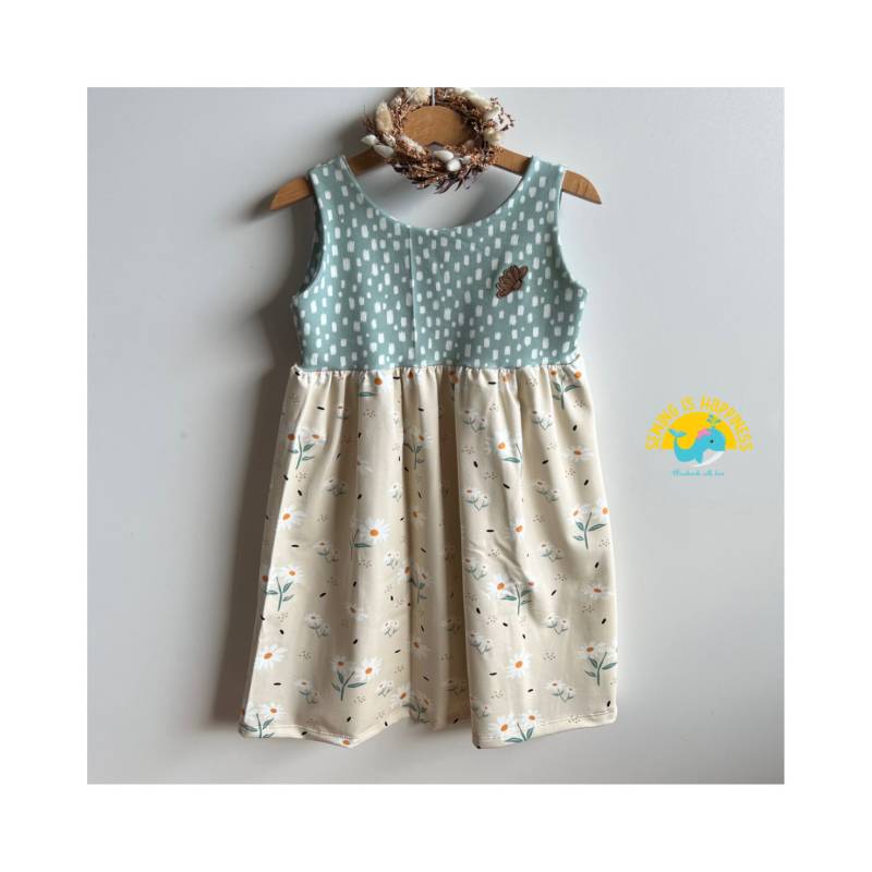 Geblümtes Sommerkleid Für Mädchen Mit Gänseblümchen Aus Bio Baumwolljersey | Ab Gr. 74 Bis 134 von SewingIsHappinessDE