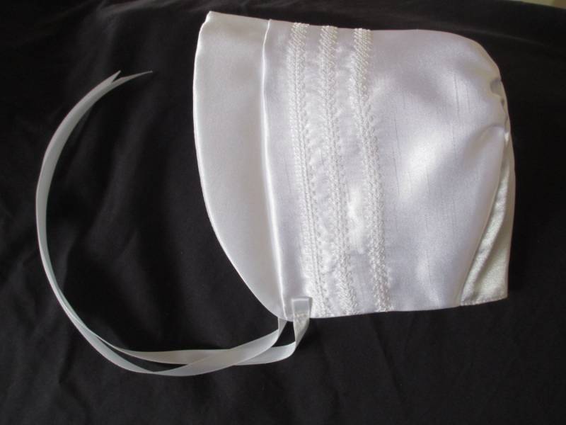 Junge/Mädchen Weiß Seide Shantung Taufe Hochzeit Mütze Größe 0-24 M von Sewingbyquicatos