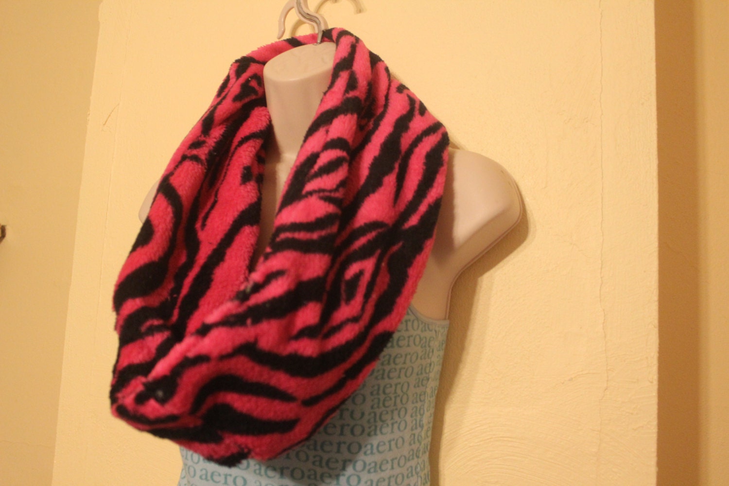 Weiche Warme Rosa Zebra Drucken Einzelne Schleife Unendlich Schal von Sewmanydeals