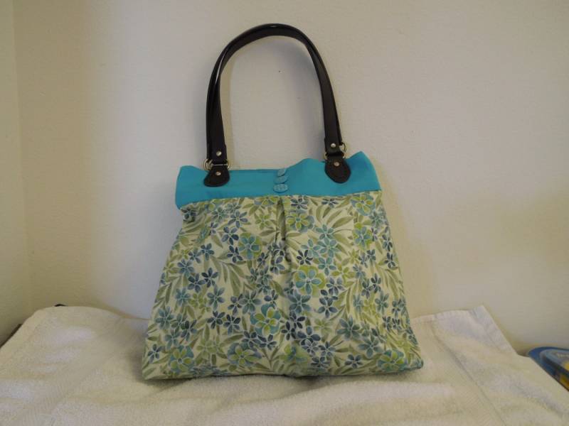 Dies Ist Eine Sehr Süße Blumen Und Aqua Handtasche Mit Kunstleder Griffe von Sewmemineboutique