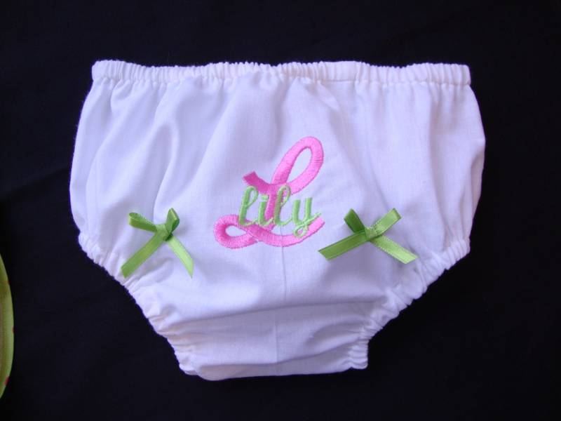 Kleine Mädchen Personalisierte Überhose/Pumphose von SewnFromTheHeart4U