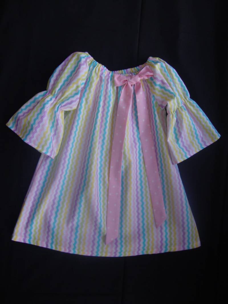 Mädchen | Gr. 2-8 Ostern/Urlaub Frühling Dress in Pastell Rickrack Chevron & Rosa Und Weiße Polka Dot von SewnFromTheHeart4U