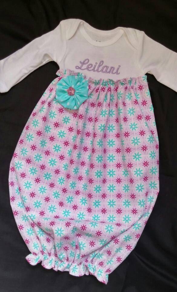 Personalisierte Neugeborenen/Säugling Chevron Take Me Home-Kleid Mit Passender Hut, Stirnband, Burp Tuch Oder Gekräuselte Socken von SewnFromTheHeart4U