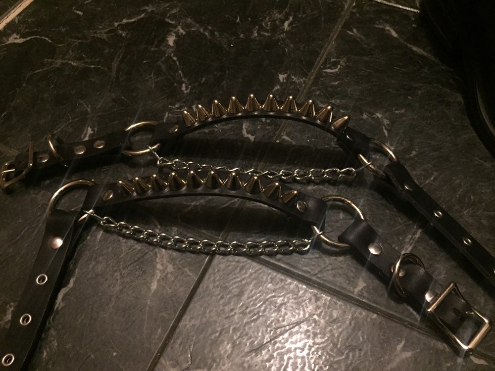 Ein Paar Kegelförmige, Kegelförmige Leder-stiefelriemen Ein Paar Kegelförmige, Kegelförmige Leder-stiefelriemen von SexmanLeather