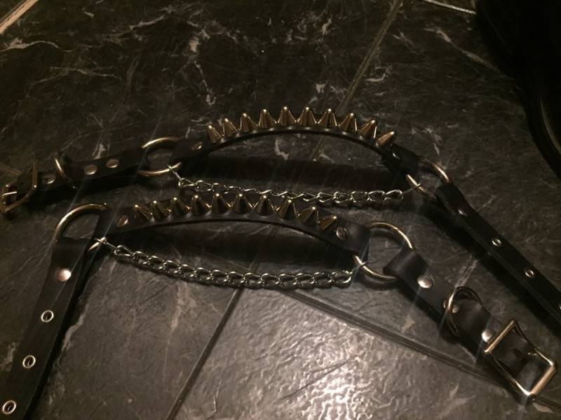Ein Paar Kegelförmige, Kegelförmige Leder-stiefelriemen Ein Paar Kegelförmige, Kegelförmige Leder-stiefelriemen von SexmanLeather
