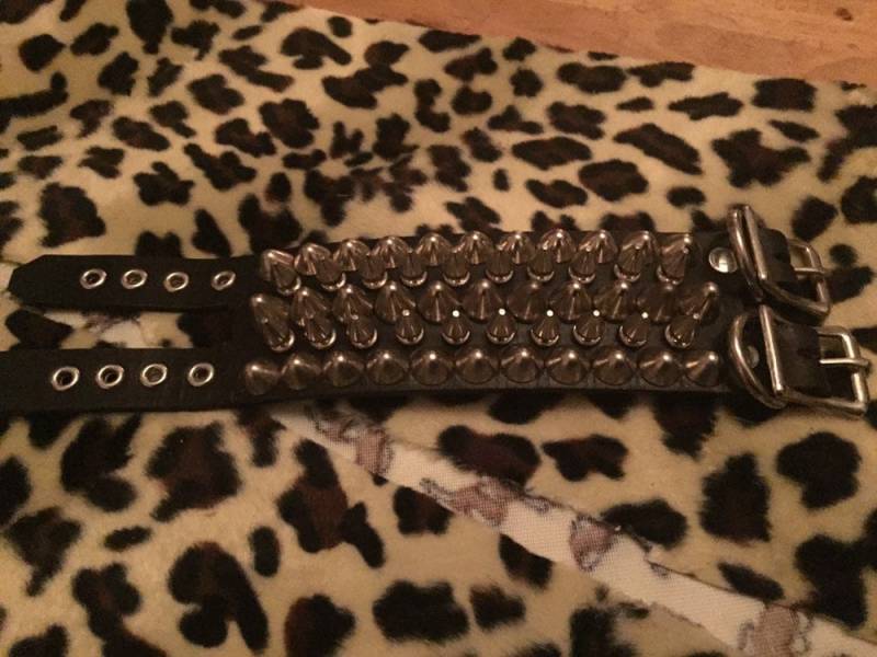 Manschette Mit Spike Brecher Manschette Mit Spike Brecher von SexmanLeather