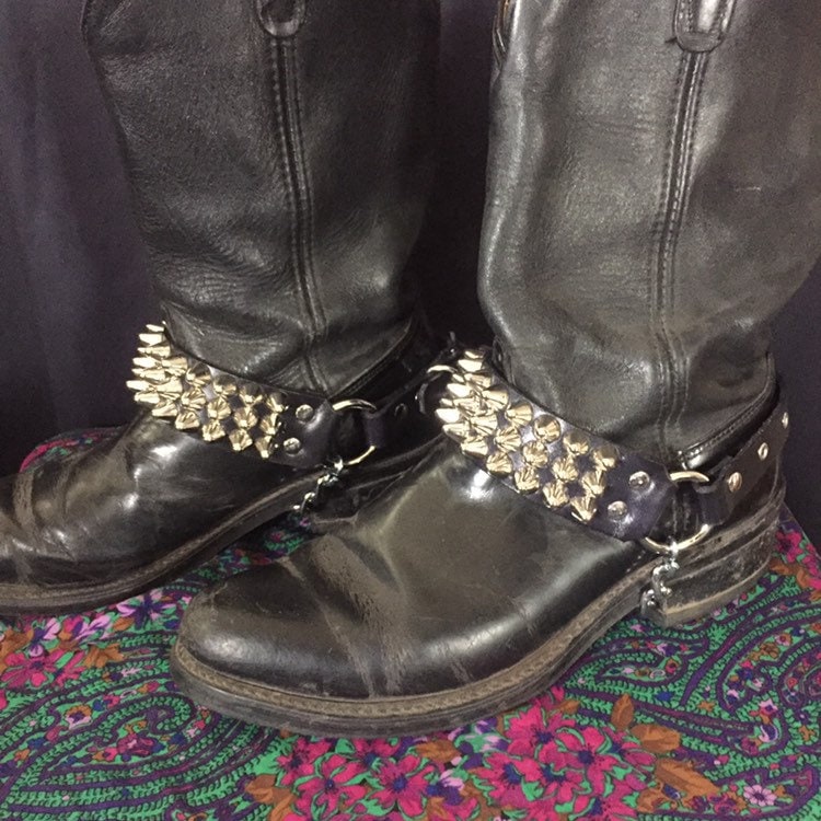 Paar Dreireihige Kegelförmige Stiefelriemen Paar Dreireihige Kegelförmige Stiefelriemen von SexmanLeather