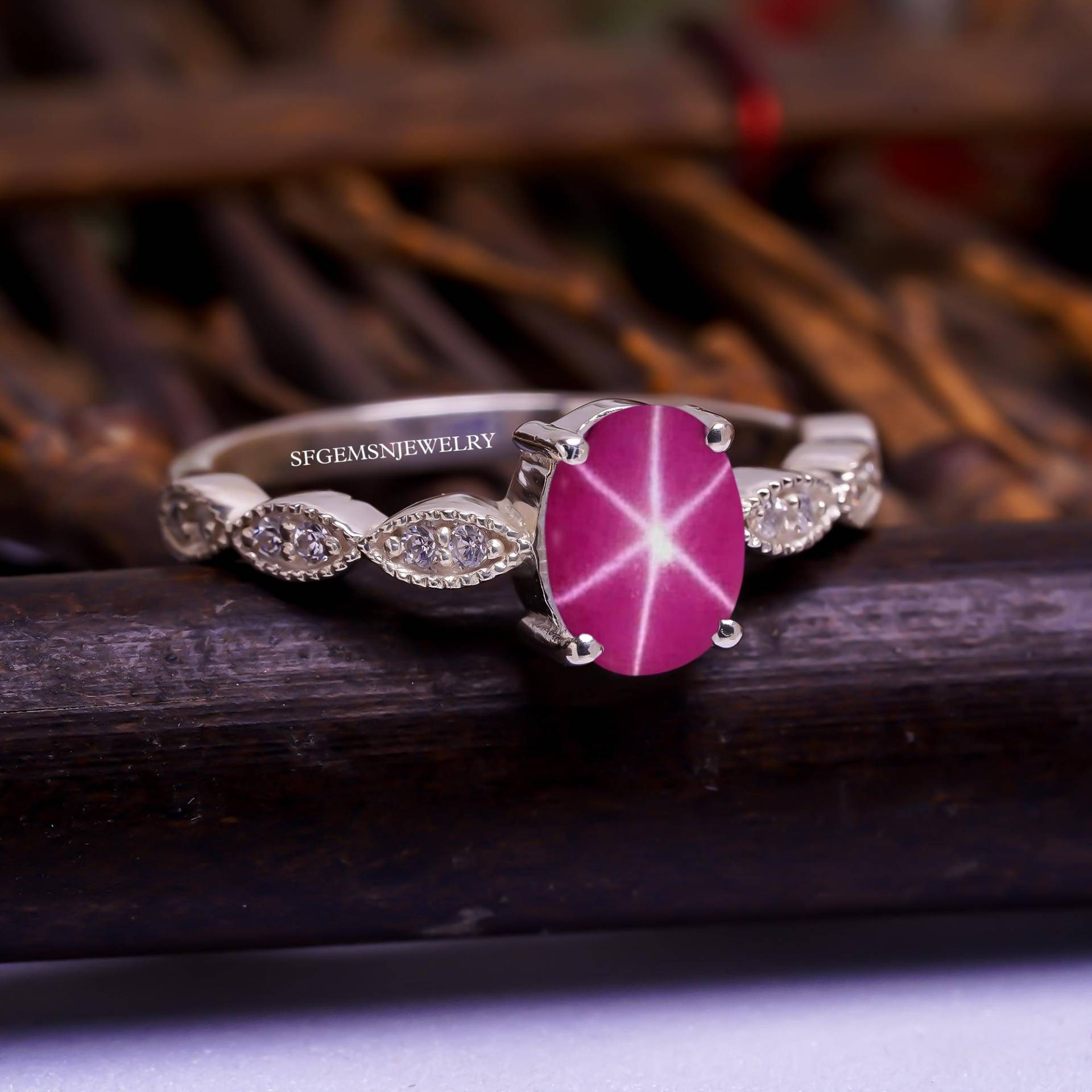 Schöne Handgemachte Rubin Stern 6 Strahlen Ring Zierliche Sterling Silber Verlobungsring Lindy Schöne Handgemachte Rubin Stern 6 Strahlen Ring Zierliche Sterling Silber Verlobungsring Lindy von SfGemsNJewelry