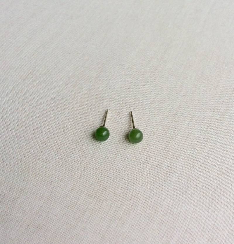Jade Ohrstecker, Ohrringe, Schmuck, Grüne Nephrit 4 Mm Jade, Gse26 Jade Ohrstecker, Ohrringe, Schmuck, Grüne Nephrit 4 Mm Jade, Gse26 von SforSparkleShop