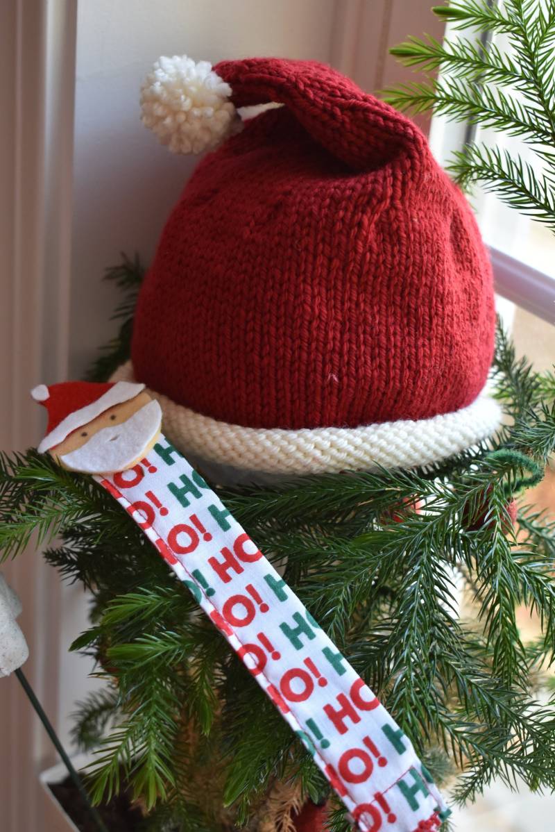 Baby Nikolausmütze Und Schnullerclip von ShahanRose