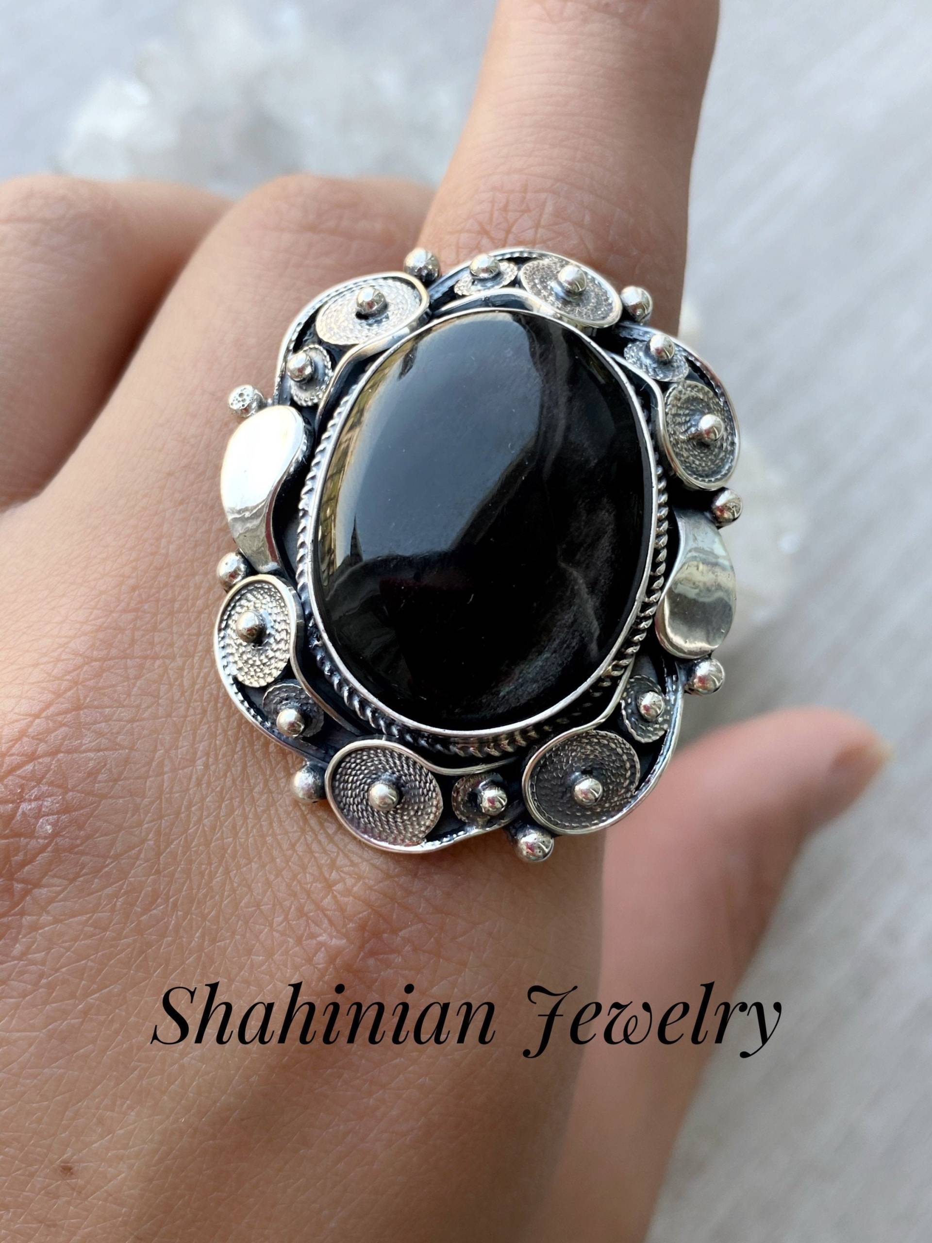 Große Verstellbare Obsidian Ring 925 Silber, Schwarz Ovalen Stein Für Frauen, Filigrane Vintage-Stil, Hergestellt in Armenien von ShahinianJewelry