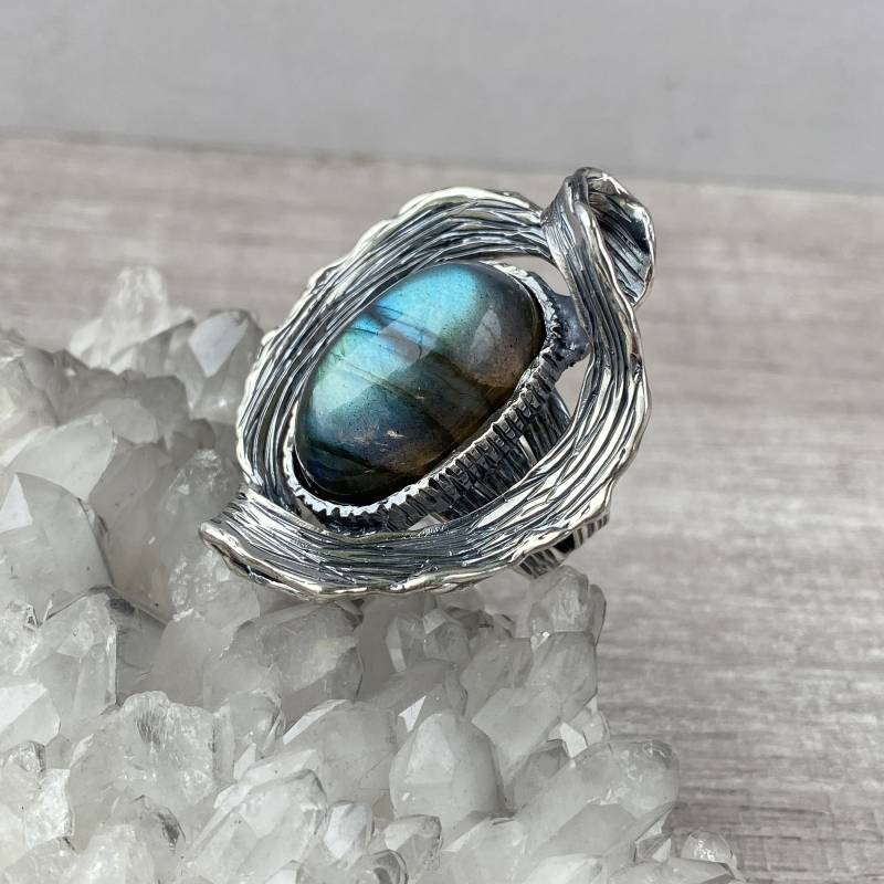Großer Abstrakter Ring Sterling Silber Labradorit Ring, Strukturierter Regenbogen Steinring, Riesige Edelsteinringe Für Frauen von ShahinianJewelry