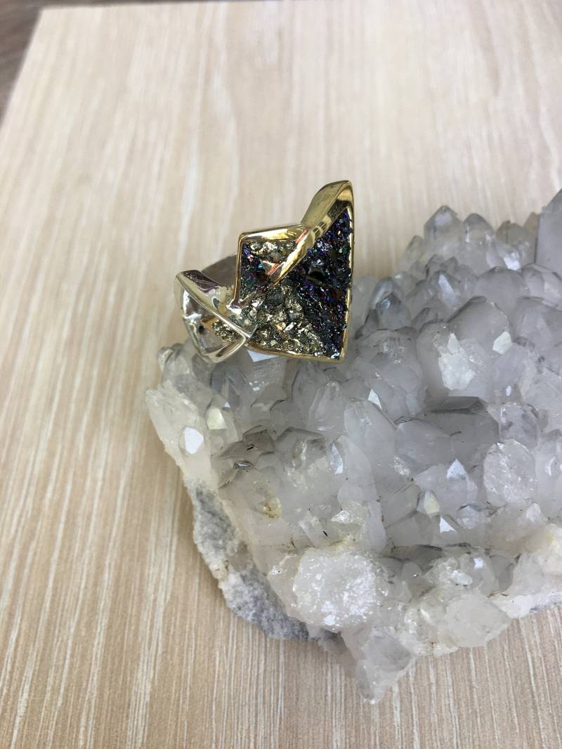 Roh Pyrit Und Carborundum Ring Sterling Silber Messing Für Frauen Druzy Edelstein Armenisch Gold Schwarzer Stein von ShahinianJewelry
