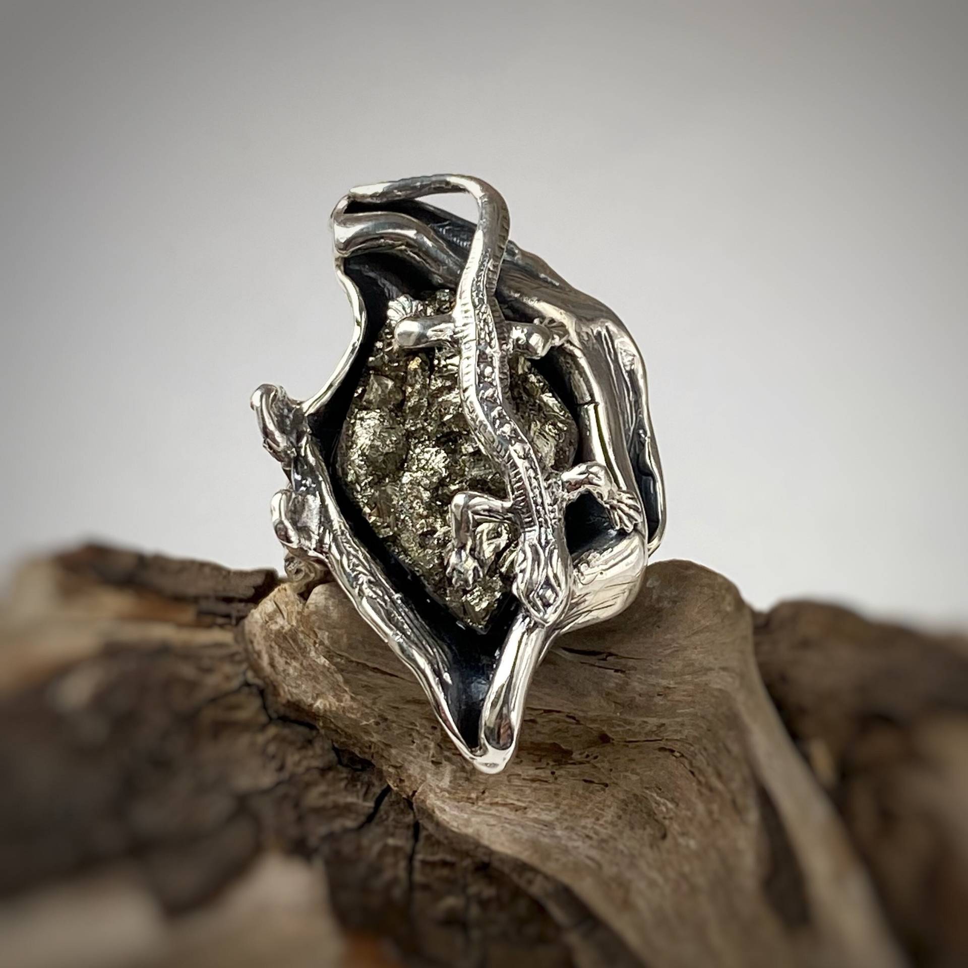 Verstellbar Roher Pyrit Ring Eidechse Sterling Silber, Roher Stein Ring, Goldener Edelstein Kristall Für Frauen, Abstrakt Ungewöhnlich von ShahinianJewelry