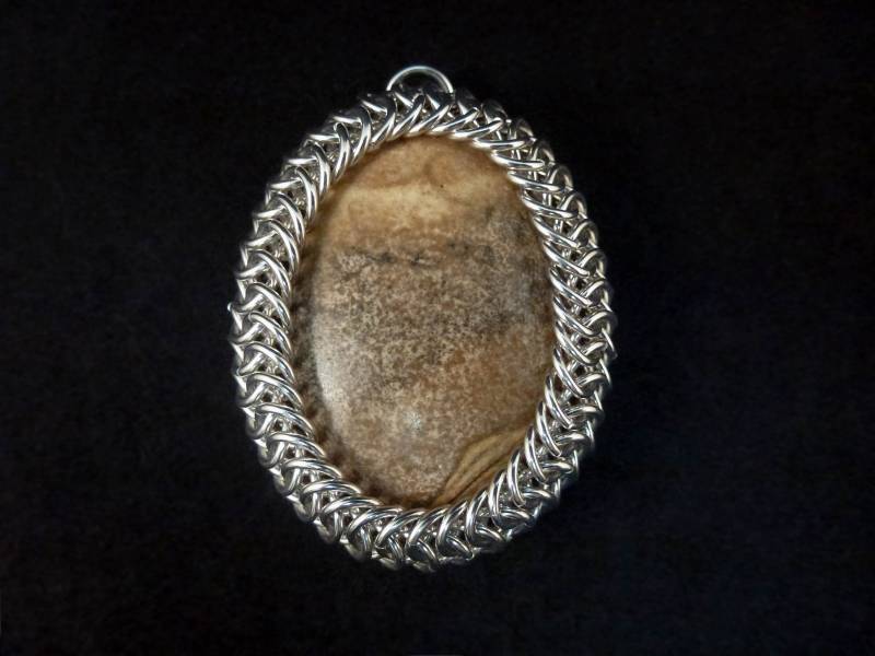 Chainmail Anhänger Halskette - Umwickelt Edelstein Cabochon Bild Jaspis Braun Und Silber Naturstein Chainmaille Schmuck von ShailleChainmaille