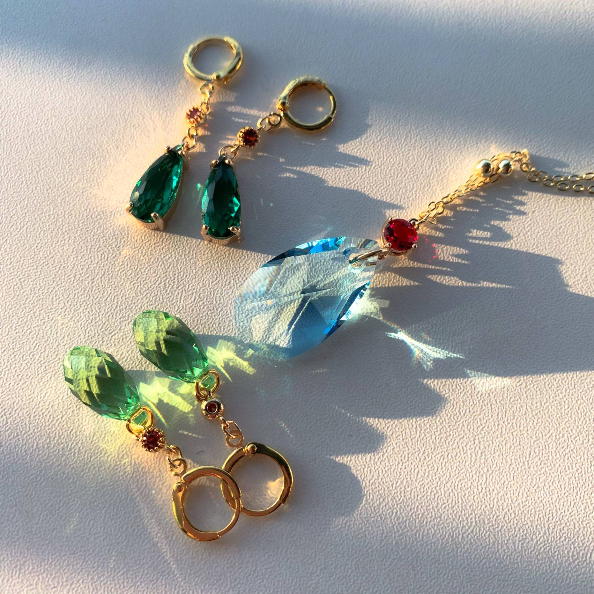 Austrian Crystal A Set 14K Gold Howl Necklace Howls Earrings, Shipping From Usa Austrian Crystal A Set 14K Gold Howl Necklace Howls Earrings, Shipping From Usa von ShaimaShopStore