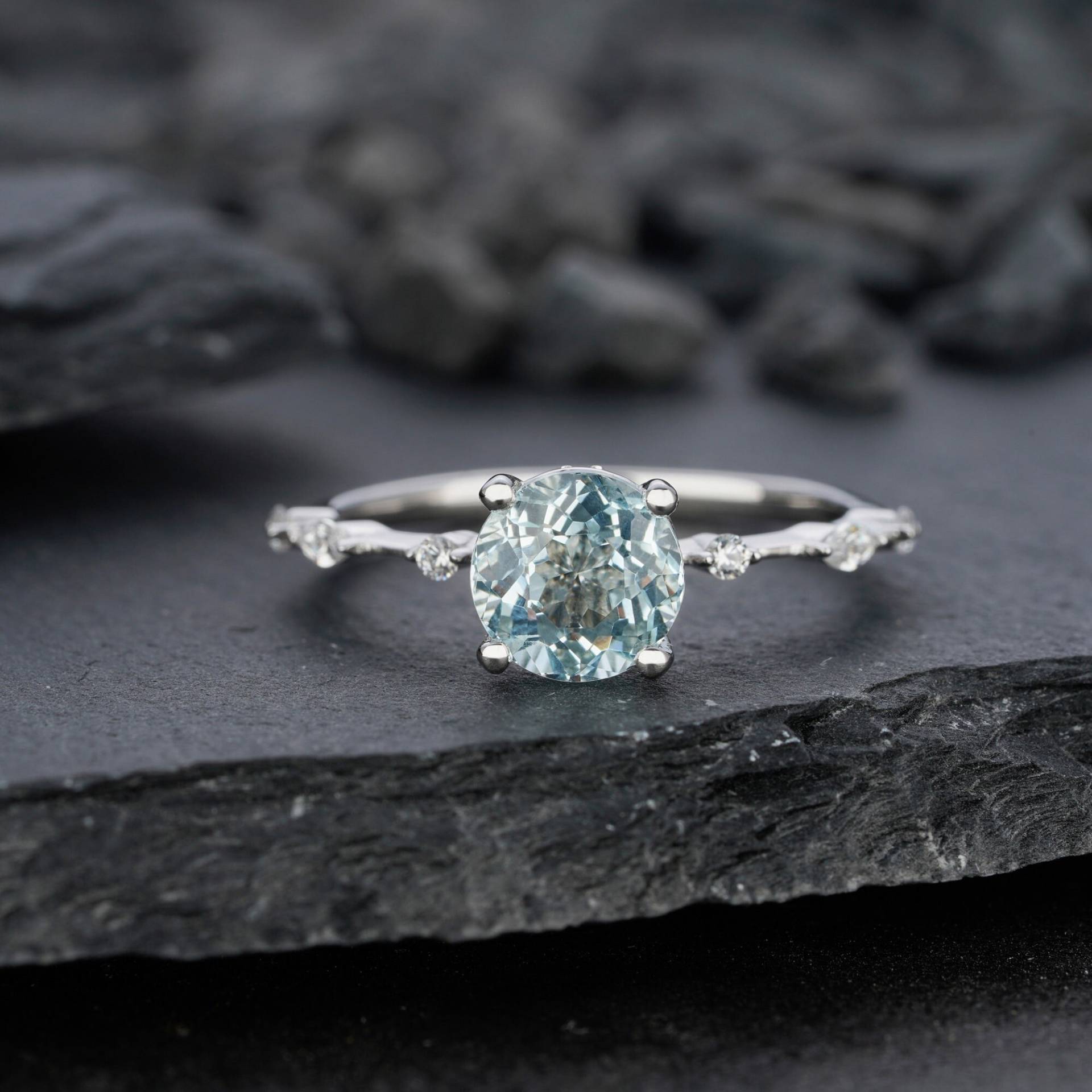 Vintage Natürlicher Blau Aquamarin Verlobungsring, Rundschliff März Birthstone 14K Weißgold Jubiläumsring Einzigartiges Versprechen Ehering Geschenk von ShainGem