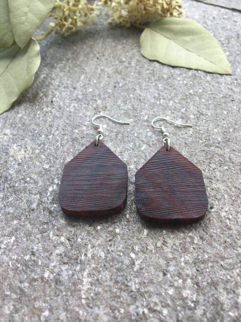 Holzarren | Lila Herzholz Leichte Gewichtszunge Holzrarren Geschenk Für Schwester Ohrringe Sie von ShakaCreations