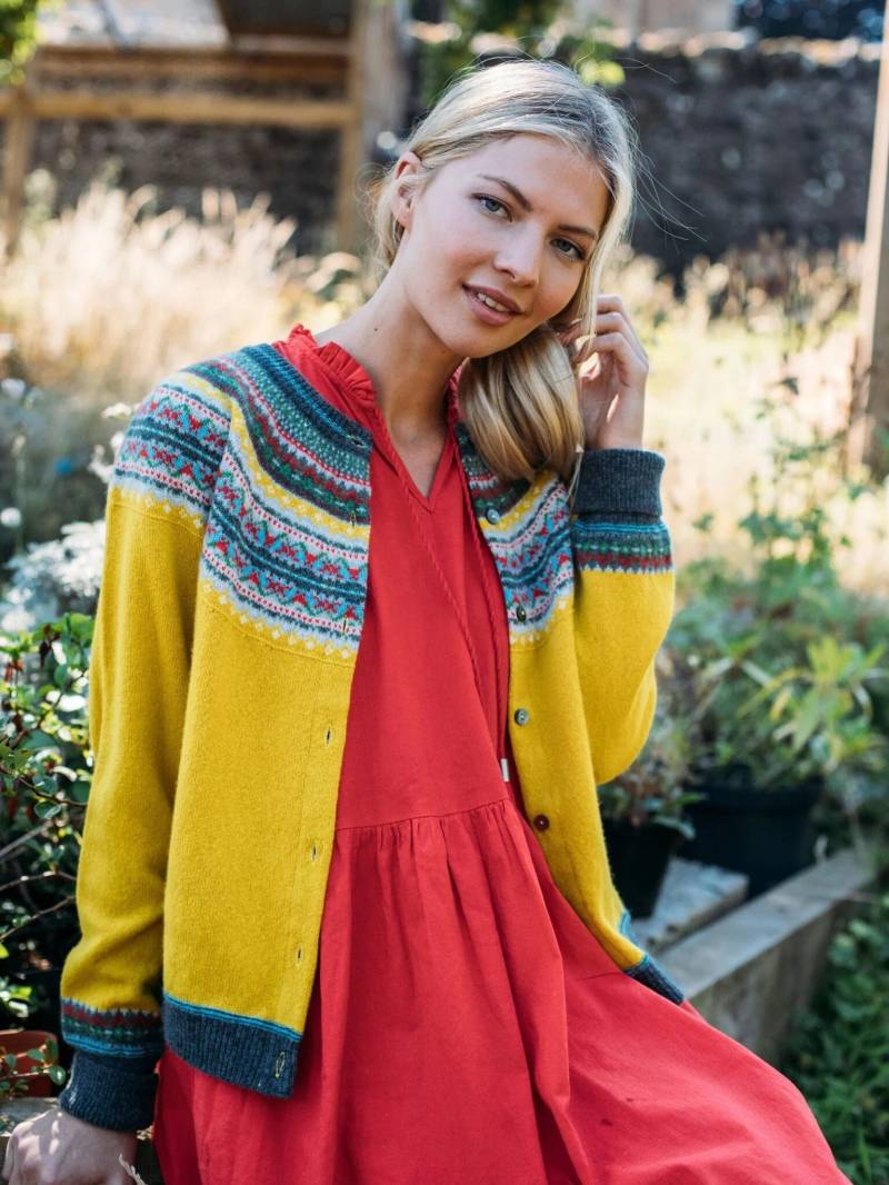Alpiner Cropped Cardigan Von Eribe in Piccalilli 100% Lambswool Fairisle Short von ShaktiShopThe