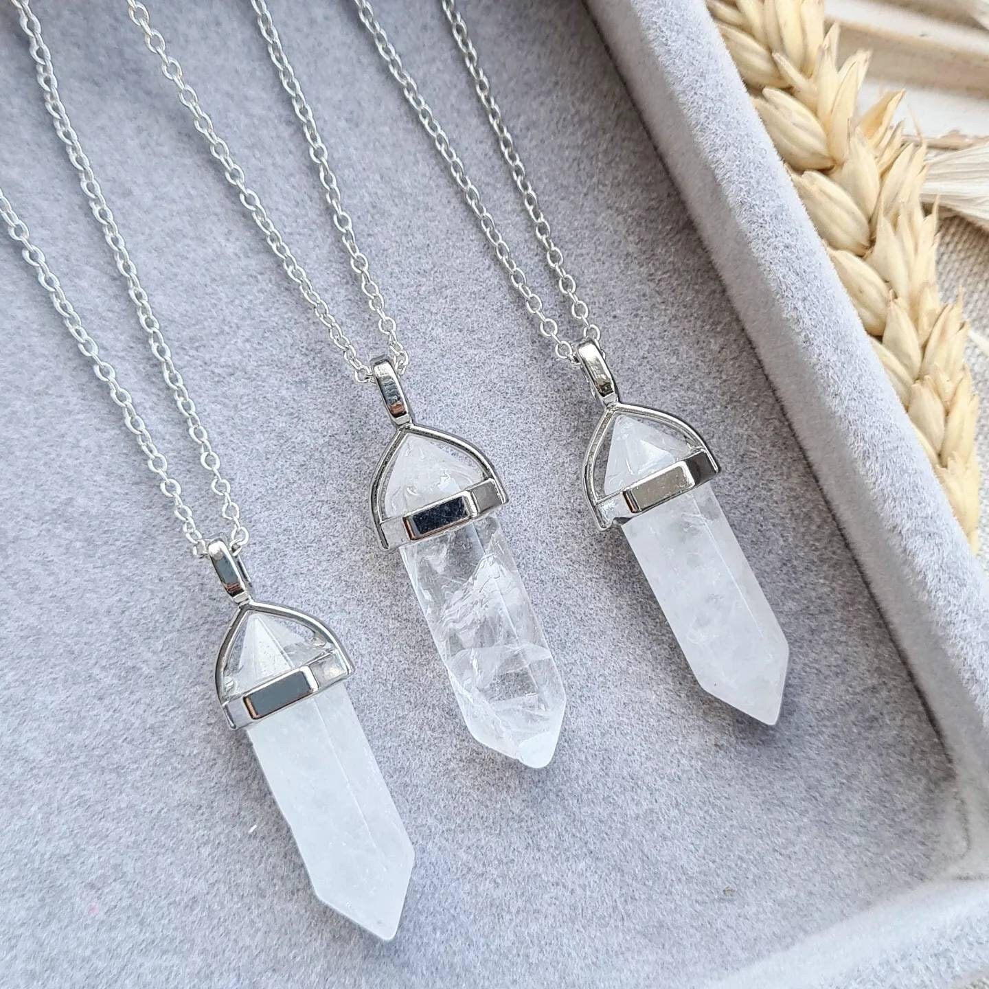 Bergkristall Punkt Halskette Silber Boho Healing Crystal Anhänger Bergkristall Punkt Halskette Silber Boho Healing Crystal Anhänger von ShallowBayJewellery