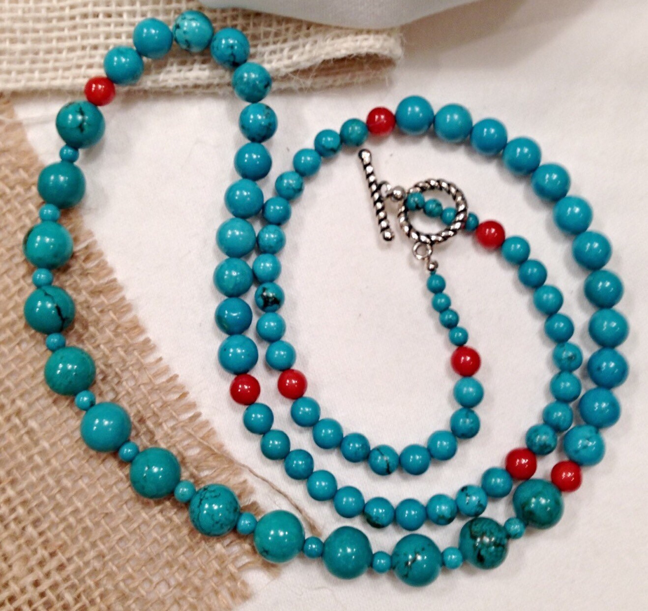 Abgestufter Türkis Und Echte Vintage Rote Koralle Für 26" Superb Qualität Geburtstag, Abschluss, Strang Aus Türkis von ShalomJewelry