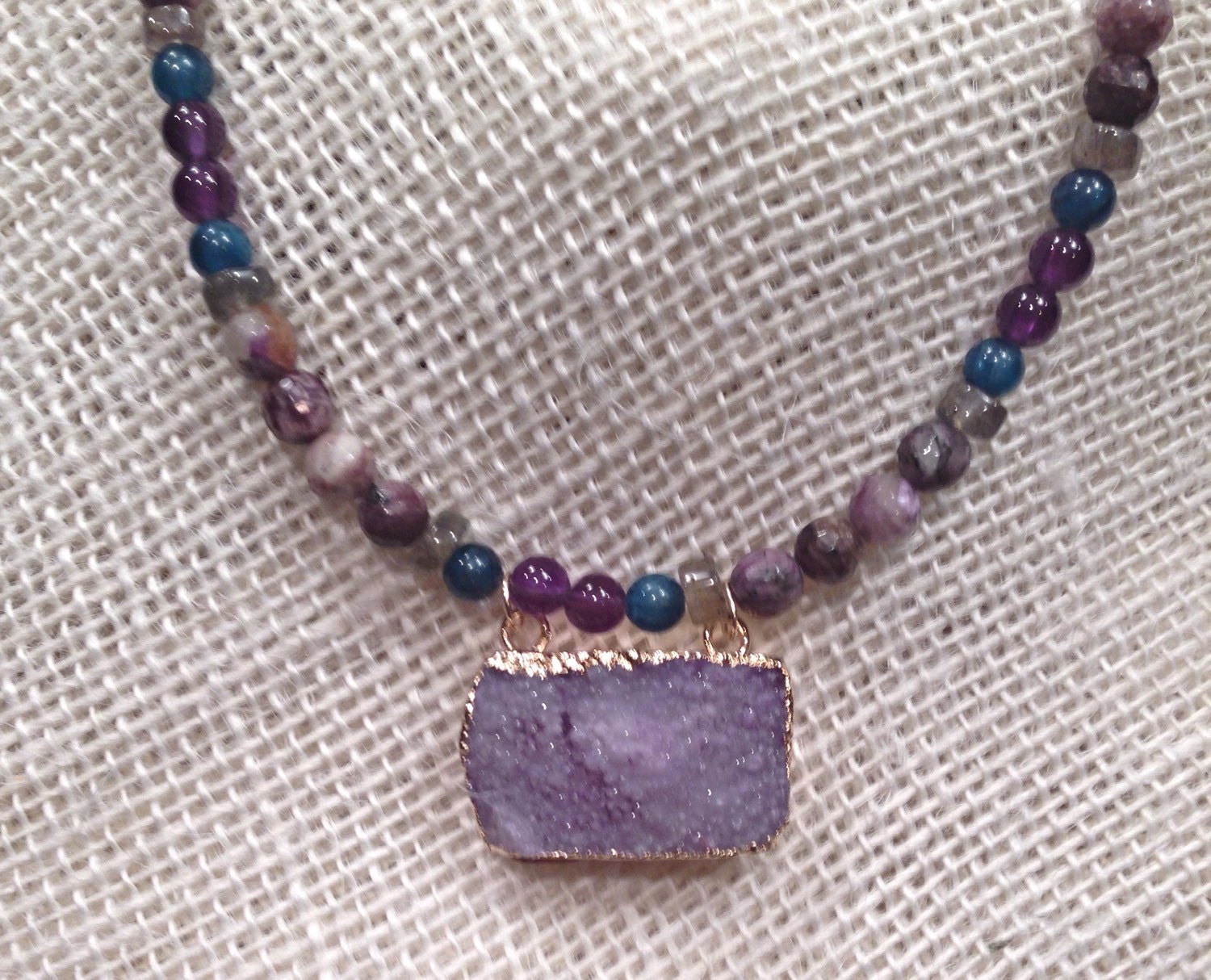 Amethyst Druzy Mit Charoit Halskette, Lila Und Ooak Designer Look Halskette von ShalomJewelry