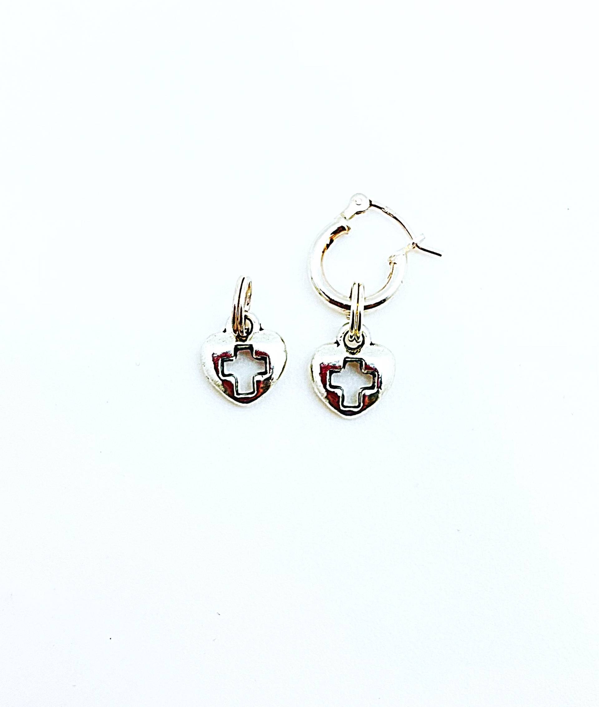 Austauschbare Herz Kreuz Hoop Anhänger in Silber Zinn, Halskette Charme, Veränderbare Anhänger von ShalomJewelry