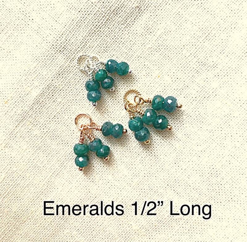 Austauschbare Smaragd Ohrring Oder Halskette Cluster Charme, Natürliche Hoop Mai Birthstone Charme von ShalomJewelry