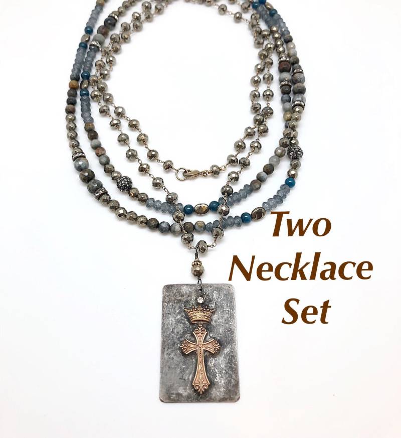 Cz Kreuz Und Kronenanhänger Im 2-Er Halsketten-Set, Pyrit-Rosenkranz - Perlenketten-Set Mit Kreuzkronenanhänger, 2-Schichtungsketten von ShalomJewelry