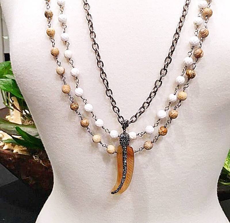 Feder Hämatit Kristall Brown Horn Halskette, Lange Verstellbare Boho Halskette von ShalomJewelry