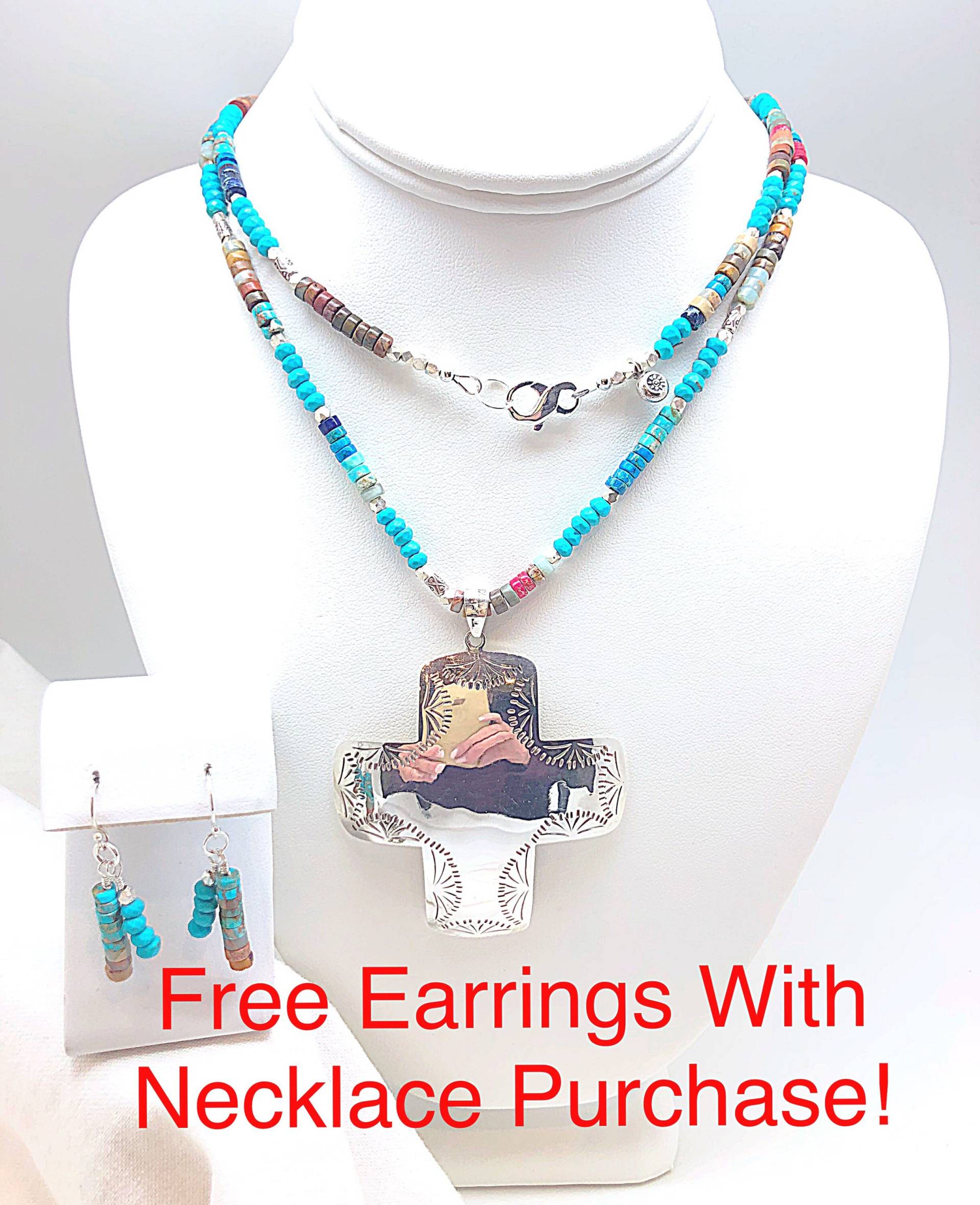 Großes Vintage Graviertes Kreuz Auf Türkis Handgemachte Perlenhalskette, Sterling Halskette, Großes Statement Halskette 36 Zoll Lang von ShalomJewelry