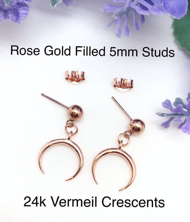 Halbmond Ohrstecker Rosegold Filled, Celestial Ohrstecker, Mond Ohrringe, Tusk Petite von ShalomJewelry