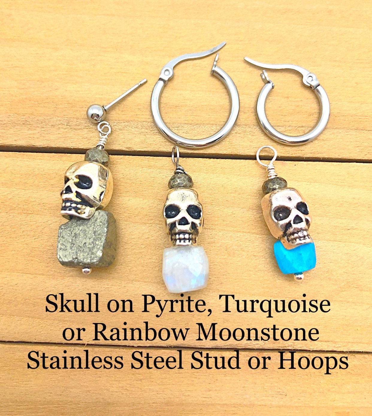 Herren Schädel Auf Edelstahl Ohrring, Türkis, Pyrit Oder Regenbogen Mondstein, Menschlicher Ohrstecker Hoop Ohrring von ShalomJewelry