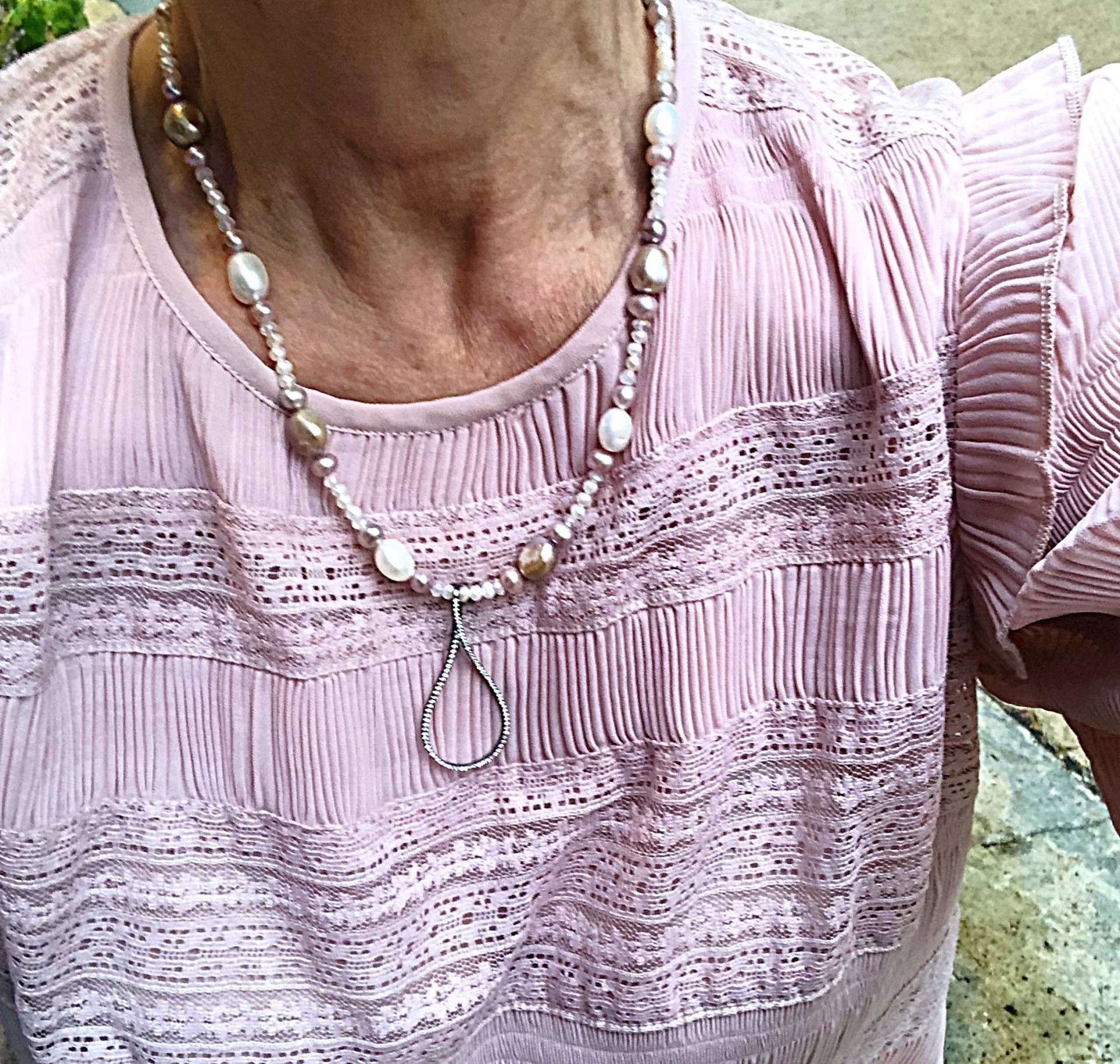 Rosa Und Weiße Barock Perlenkette Mit Pave Cz Teardrop Anhänger, Passende Ohrringe Erhältlich, Sale Perlenkette, Ooak von ShalomJewelry