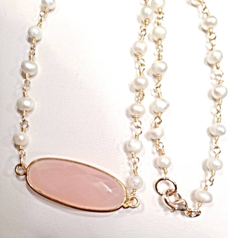 Rosenquarz Seitlich Halskette An Perle Hand Verdrahtet Kette, Rosa Brautjungfer Halskette, Trauzeugin, Oval Zierliche von ShalomJewelry