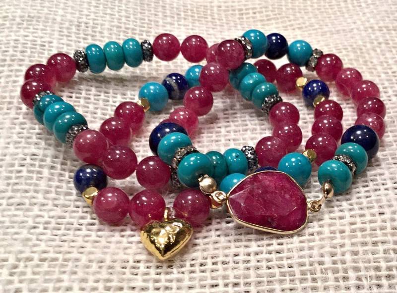 Türkis Und Rubin Herz Stretchy in Gold Oder Silber, Puffy Stretch Armband, Lapis Sparkle Armband Styles von ShalomJewelry