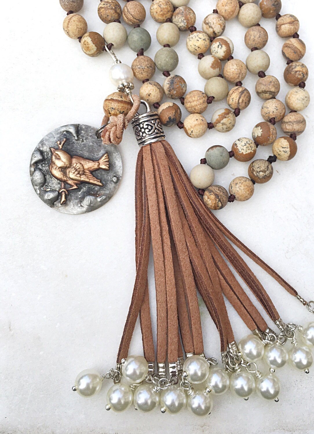 Vogel Anhänger Halskette Wildleder Perle Quaste Bild Jaspis, Baby Mit Quaste, Neue Mutter Halskette, Audobon Society Kette Vogel Anhänger Halskette Wildleder Perle Quaste Bild Jaspis, Baby Mit Quaste, Neue Mutter Halskette, Audobon Society Kette von ShalomJewelry