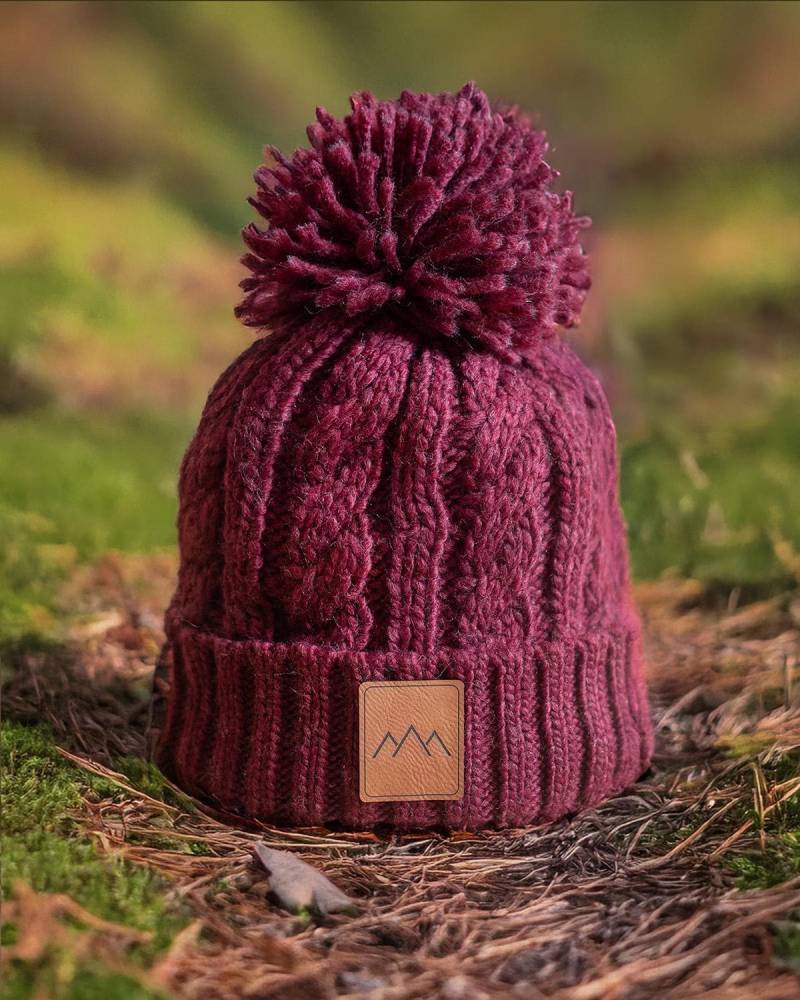 Beanie Mütze Damen | Wintermütze Weihnachtsgeschenk Burgund Frauen Zubehör Hut Weinrote Für von ShamanClothingStudio