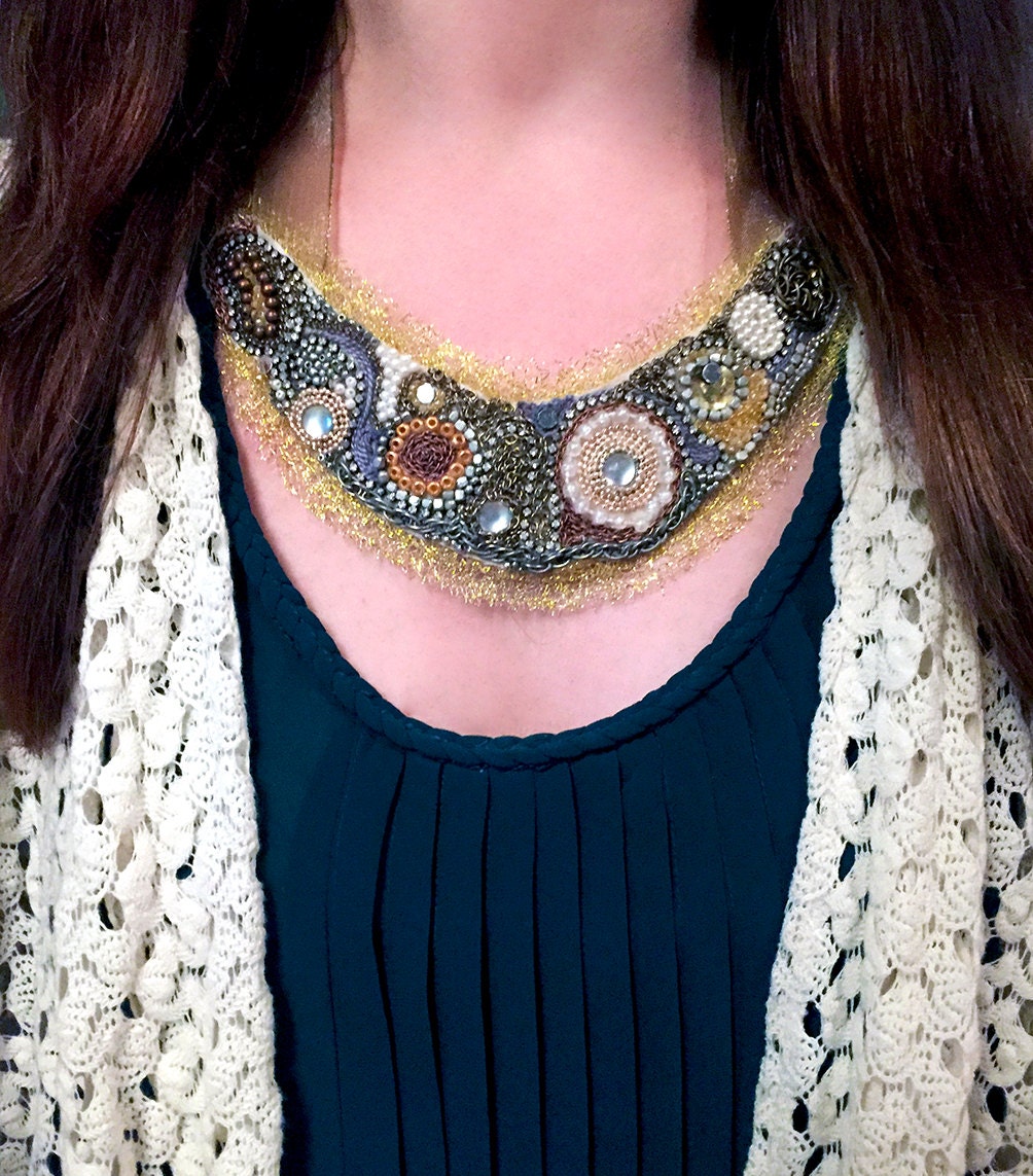 Gold Anthropologie Inspiriert Perlen Boho Bib Statement Halskette, Geschichtete Ketten, Trending Accessoires Gold Anthropologie Inspiriert Perlen Boho Bib Statement Halskette, Geschichtete Ketten, Trending Accessoires von ShamelessStatements