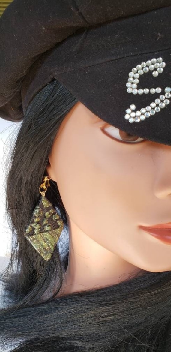 Grüne Galaxie Fimo Ohrringe Goldakzent, Clip Oder Fischhaken Grüne Galaxie Fimo Ohrringe Goldakzent, Clip Oder Fischhaken von ShaniquesUniqDesigns