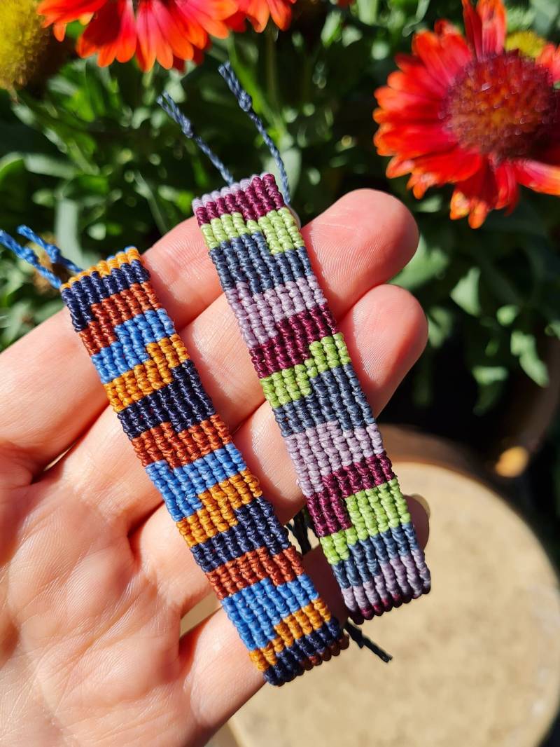 Handgefertigtes Makramee Armband, Vintage Boho Style, Earthy Tones, Micromacrame Handgefertigtes Makramee Armband, Vintage Boho Style, Earthy Tones, Micromacrame von ShantiLoops