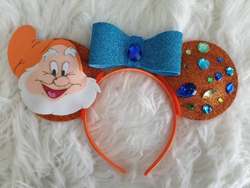 7 Zwergenohren/Schneewittchen Und Die Zwerge Benommen Schüchtern Mürrisch Niesend Fröhlich Doc Schläfrig von ShapeshiftingMAM