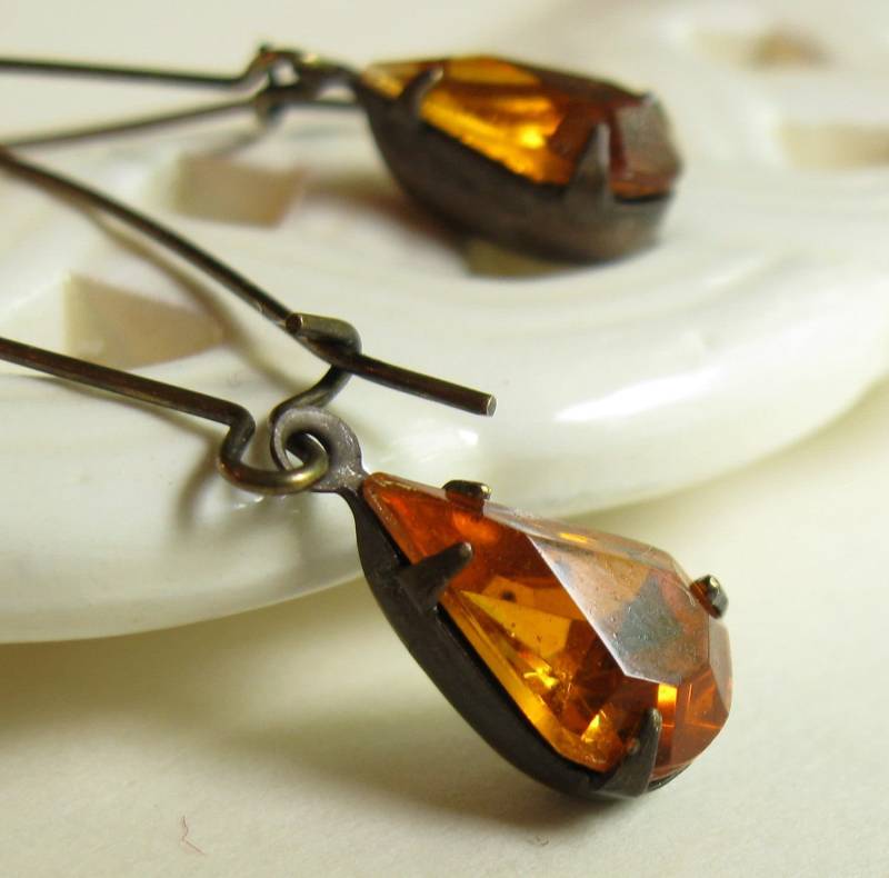 Golden Topaz Strass Tropfen Ohrringe Vintage Messing Setting von ShareMyMoon