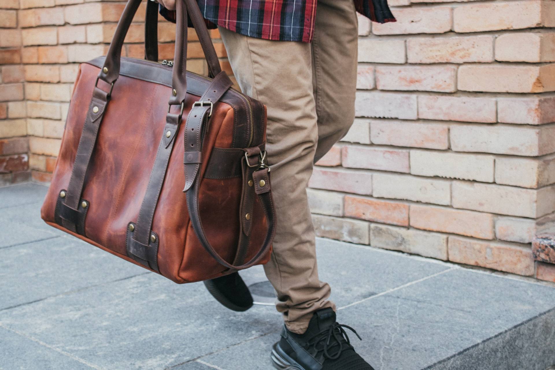 Leder Laptoptasche Wie Groomsmen Geschenke, Personalisierte Handtasche Für Männer, Sporttasche Geschenk Ihn, Herren Aktentasche Reisen von SharkyFriendsUA